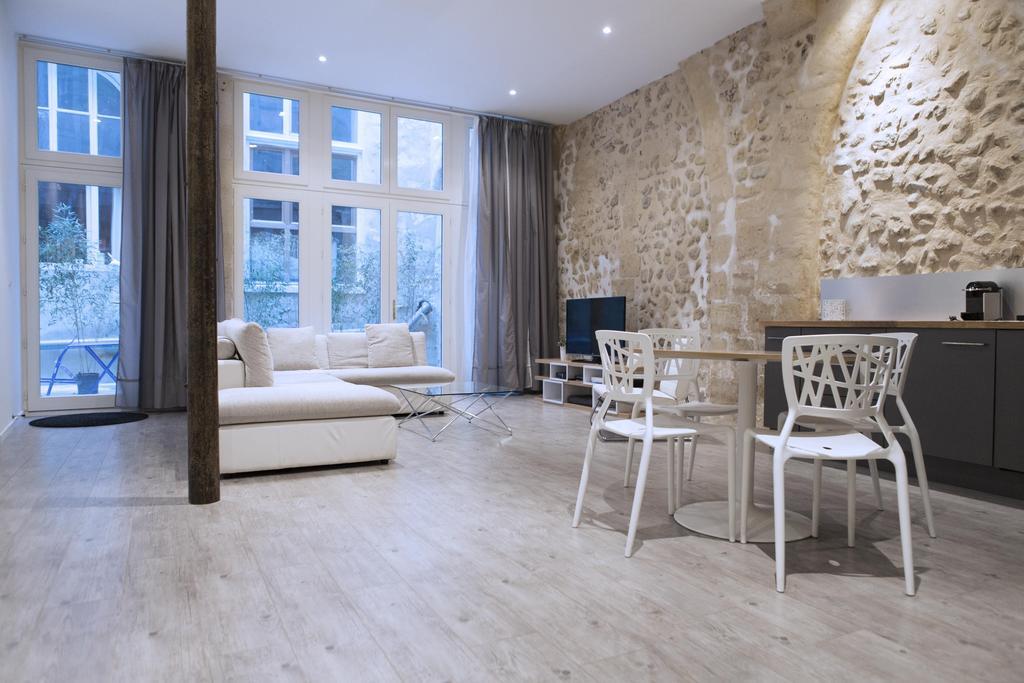 Ausone Beautiful Loft Apartment In Historical Center + Terrace And Parking Bordeaux Bagian luar foto