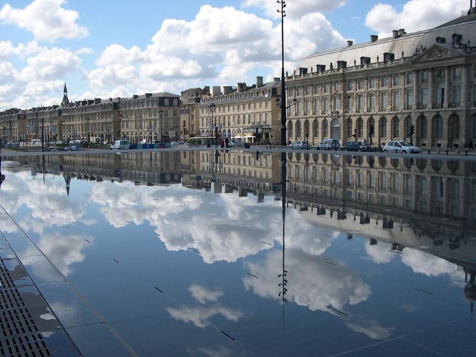 Ausone Beautiful Loft Apartment In Historical Center + Terrace And Parking Bordeaux Bagian luar foto