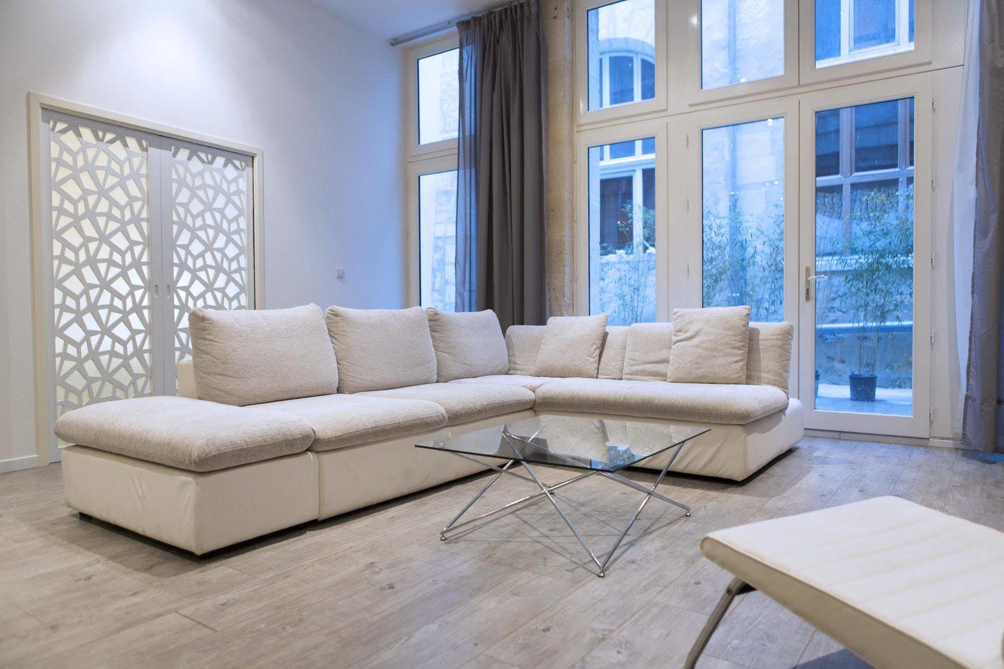 Ausone Beautiful Loft Apartment In Historical Center + Terrace And Parking Bordeaux Bagian luar foto