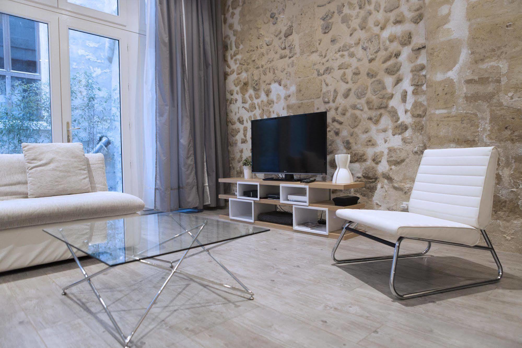 Ausone Beautiful Loft Apartment In Historical Center + Terrace And Parking Bordeaux Bagian luar foto